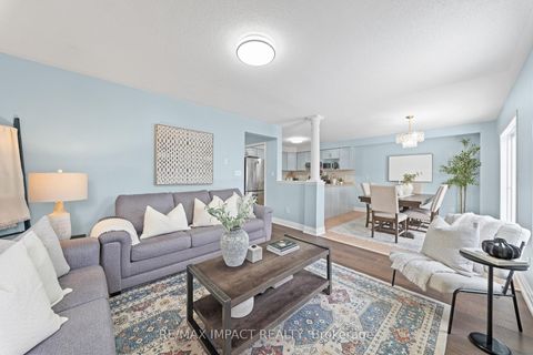 Photo 8 at 735 Brasswinds Trail N, Pinecrest, Oshawa