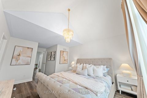 Photo 12 at 735 Brasswinds Trail N, Pinecrest, Oshawa