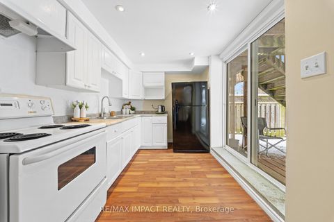 Photo 22 at 735 Brasswinds Trail N, Pinecrest, Oshawa