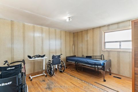 Photo 13 at 26 Kitson Drive, Cliffcrest, Toronto