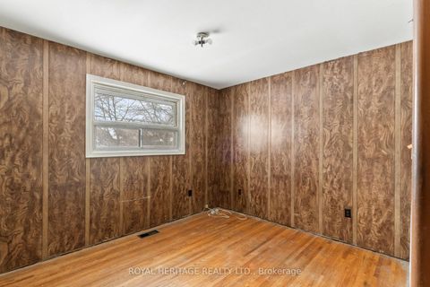 Photo 15 at 26 Kitson Drive, Cliffcrest, Toronto