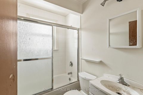 Photo 16 at 26 Kitson Drive, Cliffcrest, Toronto