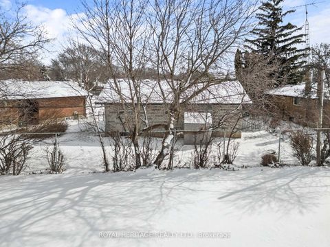Photo 31 at 26 Kitson Drive, Cliffcrest, Toronto