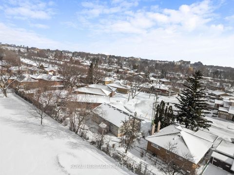 Photo 34 at 26 Kitson Drive, Cliffcrest, Toronto