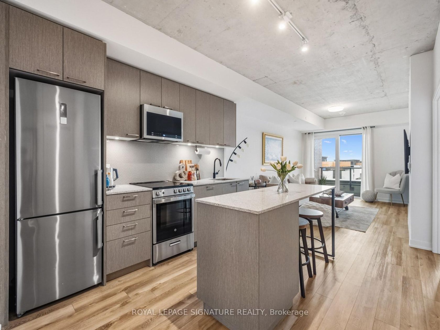 1808 St Clair Avenue, Pellam Park, Toronto 