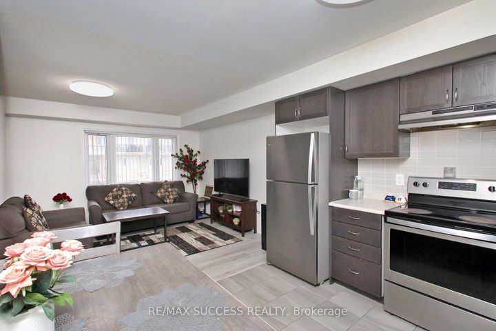 Photo 13 at 320 - 250 Sunny Meadow Boulevard, Wellington, Brampton