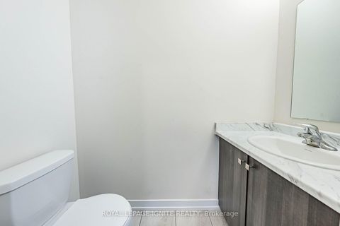 Photo 27 at 55 Chiffon Street, Steeles West Industrial, Vaughan