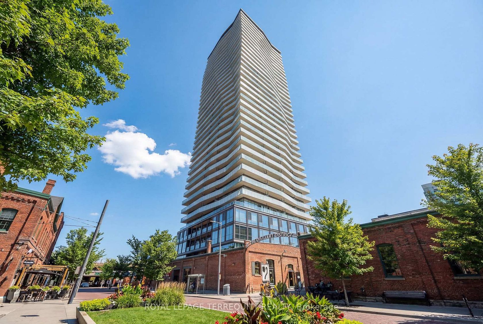 2401 - 390 Cherry Street, Waterfront Communities C8, Toronto 