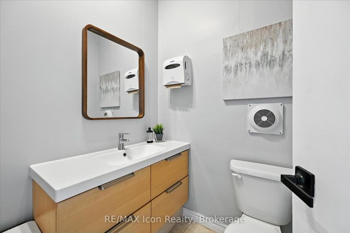 Photo 6 at 1047 Main Street E, Crown Point, Hamilton