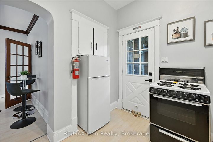 Photo 13 at 1047 Main Street E, Crown Point, Hamilton