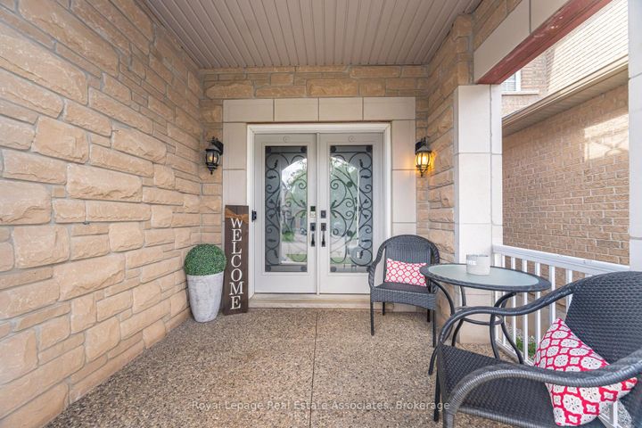 Photo 3 at 39 Wildflower Lane, Georgetown, Halton Hills