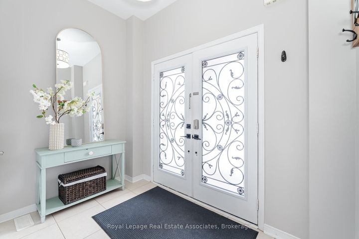 Photo 4 at 39 Wildflower Lane, Georgetown, Halton Hills