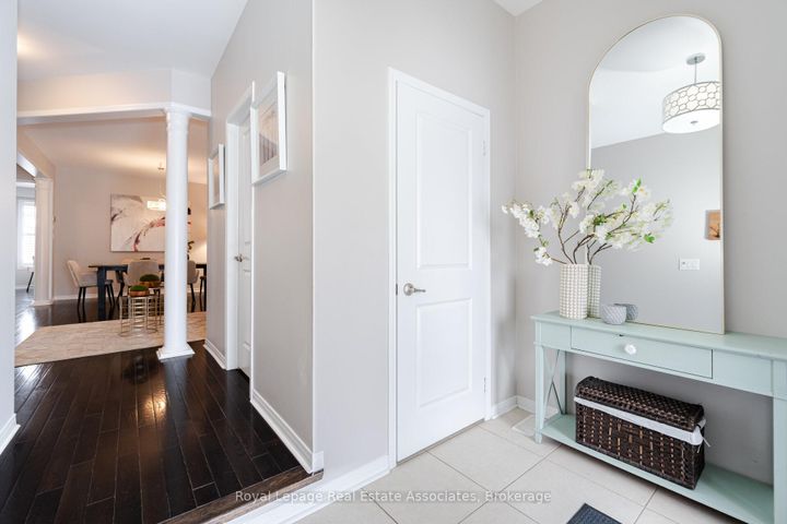 Photo 5 at 39 Wildflower Lane, Georgetown, Halton Hills