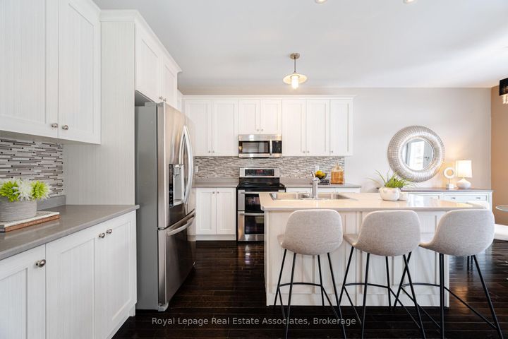 Photo 11 at 39 Wildflower Lane, Georgetown, Halton Hills