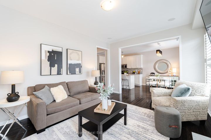 Photo 18 at 39 Wildflower Lane, Georgetown, Halton Hills