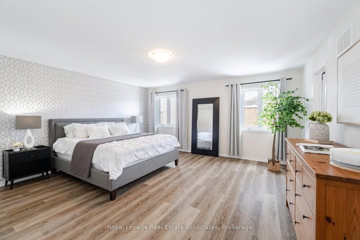 Photo 21 at 39 Wildflower Lane, Georgetown, Halton Hills