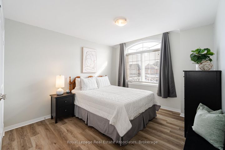 Photo 28 at 39 Wildflower Lane, Georgetown, Halton Hills