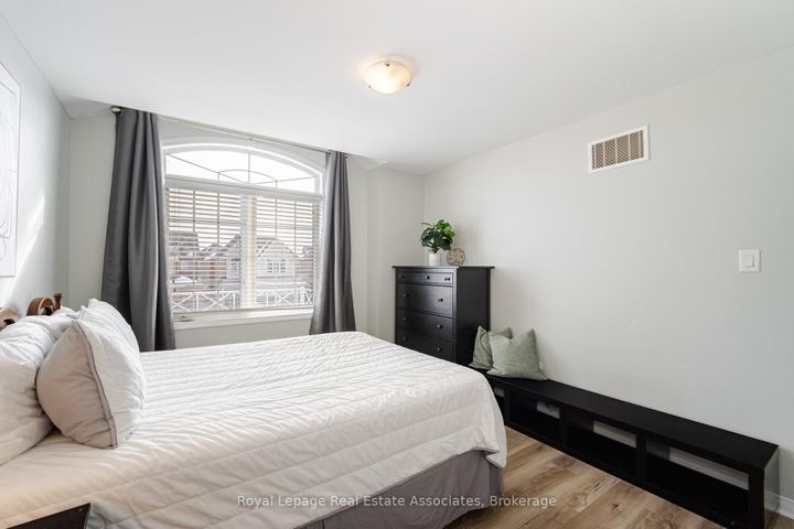 Photo 29 at 39 Wildflower Lane, Georgetown, Halton Hills