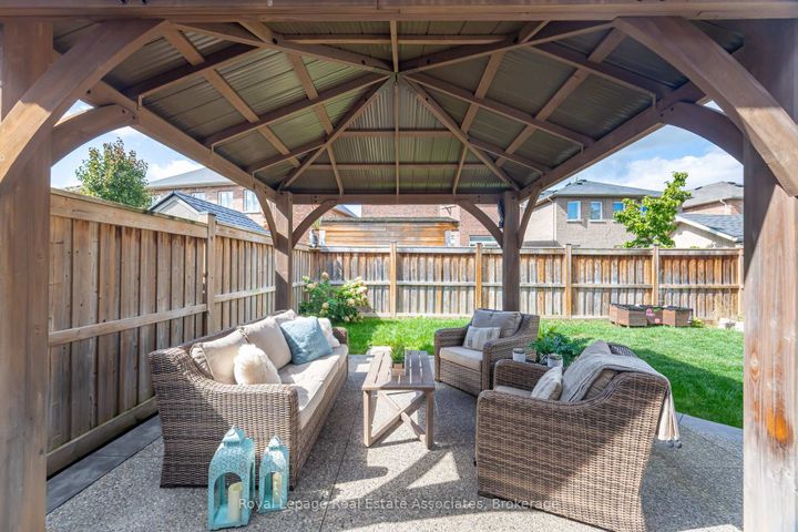 Photo 37 at 39 Wildflower Lane, Georgetown, Halton Hills