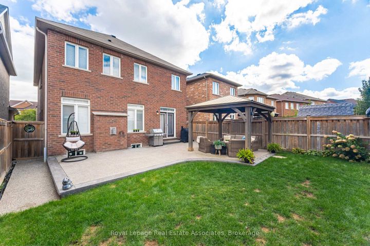 Photo 38 at 39 Wildflower Lane, Georgetown, Halton Hills