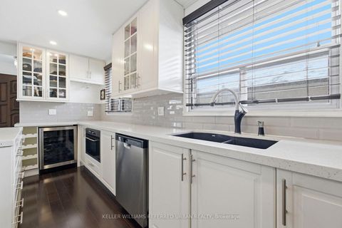 Photo 7 at 36 Hucknall Road, York University Heights, Toronto