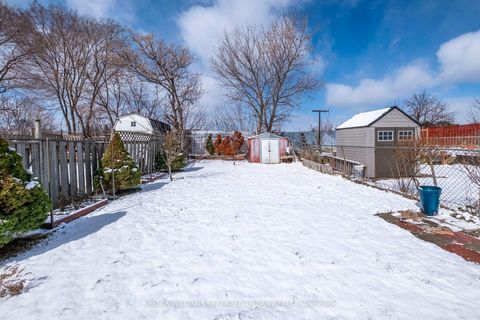 Photo 19 at 36 Hucknall Road, York University Heights, Toronto