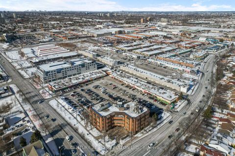 Photo 3 at PH5 - 4168 Finch Avenue E, Milliken, Toronto