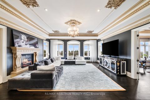 Photo 25 at 45 Kensington Drive, Rural Richmond Hill, Richmond Hill