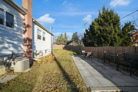 Photo 5 at 4 Larchmere Avenue, Humber Summit, Toronto