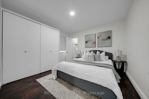 Photo 24 at 4 Larchmere Avenue, Humber Summit, Toronto