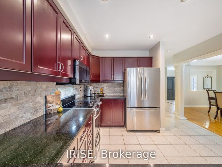 Photo 9 at 855 Knotty Pine Grove, Meadowvale Village, Mississauga