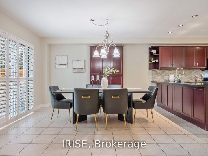 Photo 11 at 855 Knotty Pine Grove, Meadowvale Village, Mississauga