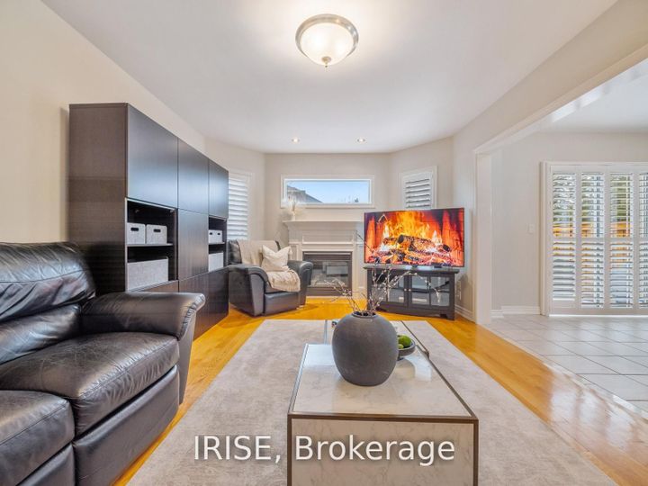 Photo 14 at 855 Knotty Pine Grove, Meadowvale Village, Mississauga