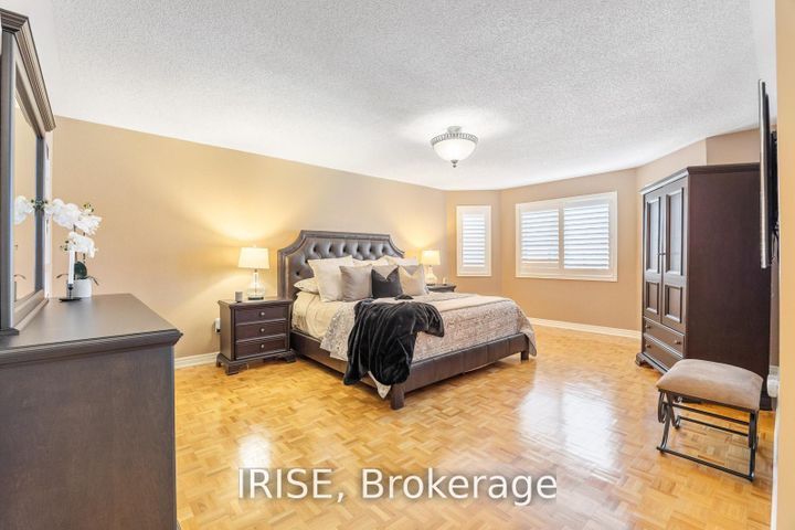 Photo 19 at 855 Knotty Pine Grove, Meadowvale Village, Mississauga