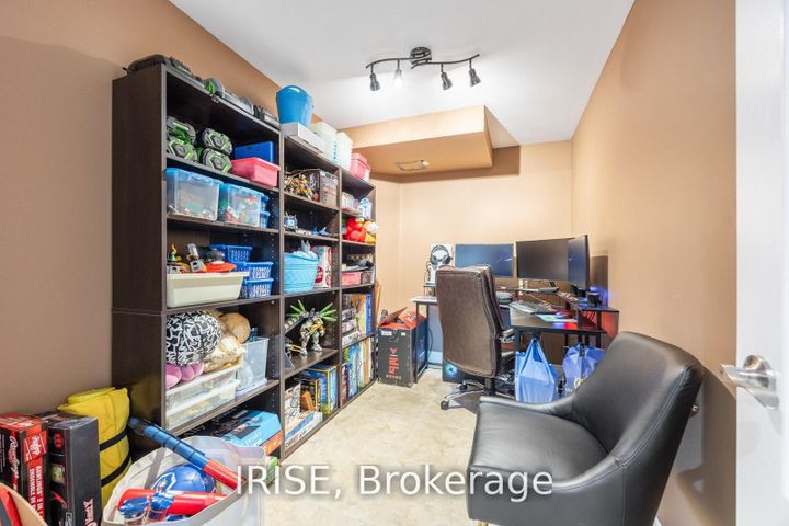 Photo 32 at 855 Knotty Pine Grove, Meadowvale Village, Mississauga