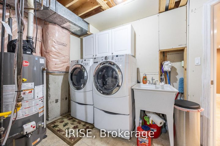 Photo 35 at 855 Knotty Pine Grove, Meadowvale Village, Mississauga