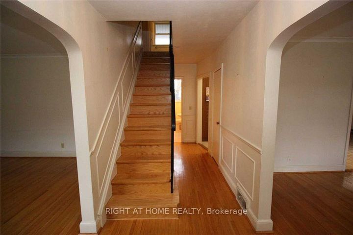 Photo 6 at 123 Ashbourne Drive, City Centre West, Toronto