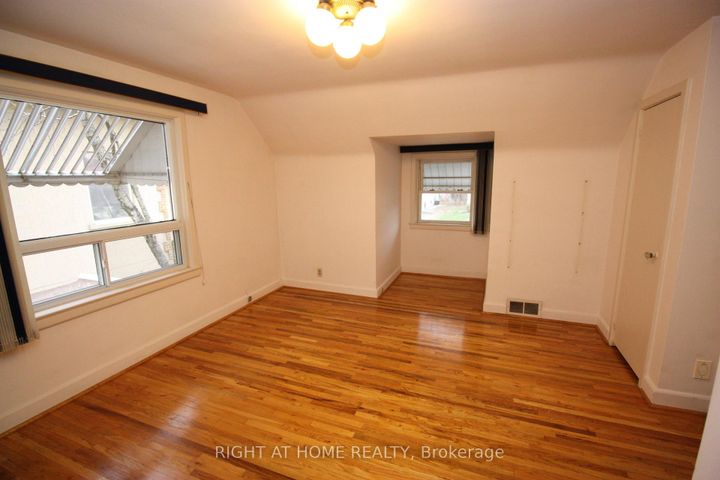 Photo 11 at 123 Ashbourne Drive, City Centre West, Toronto