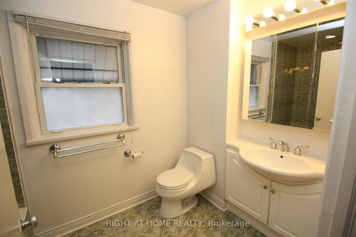 Photo 12 at 123 Ashbourne Drive, City Centre West, Toronto