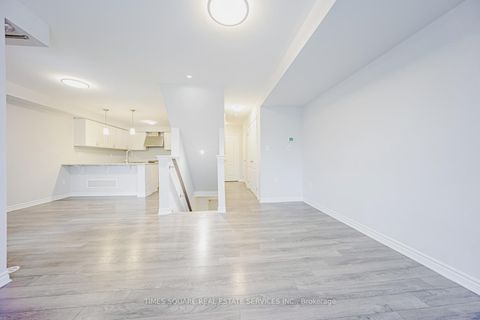 Photo 18 at 10 Stocks Lane, Rural Aurora, Aurora