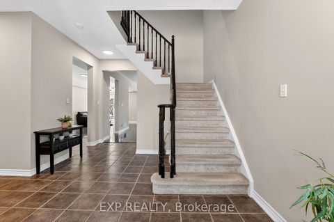 Photo 4 at 1230 Macinally Court, Pinecrest, Oshawa