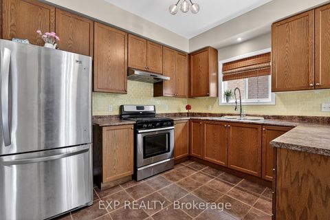 Photo 10 at 1230 Macinally Court, Pinecrest, Oshawa