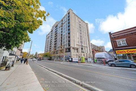 Photo 2 at 709 - 225 Wellesley Street E, South St. James Town, Toronto