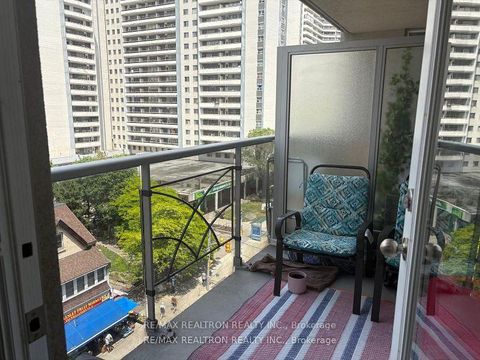 Photo 11 at 709 - 225 Wellesley Street E, South St. James Town, Toronto