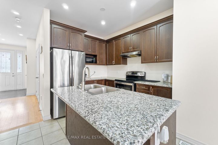 Photo 3 at 74 Ivor Crescent, Northwest Brampton, Brampton