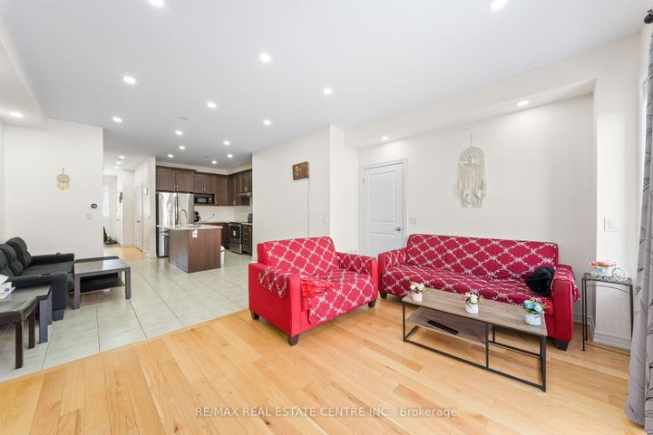 Photo 6 at 74 Ivor Crescent, Northwest Brampton, Brampton