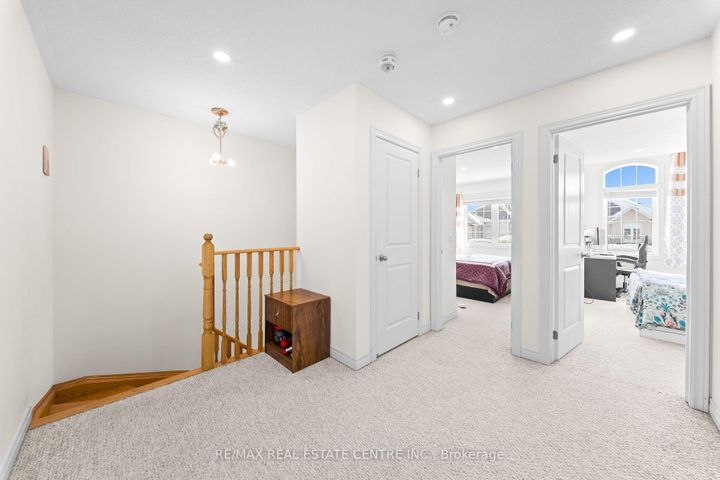 Photo 9 at 74 Ivor Crescent, Northwest Brampton, Brampton