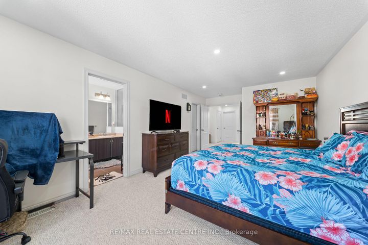 Photo 15 at 74 Ivor Crescent, Northwest Brampton, Brampton