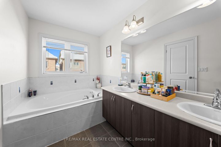 Photo 16 at 74 Ivor Crescent, Northwest Brampton, Brampton