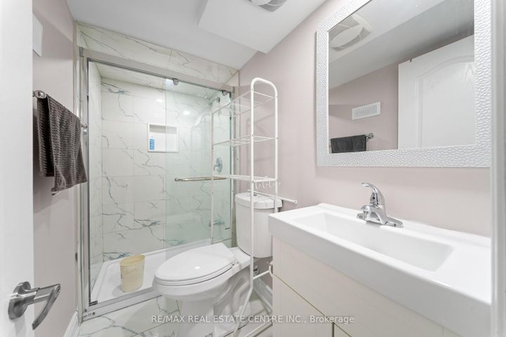 Photo 22 at 74 Ivor Crescent, Northwest Brampton, Brampton